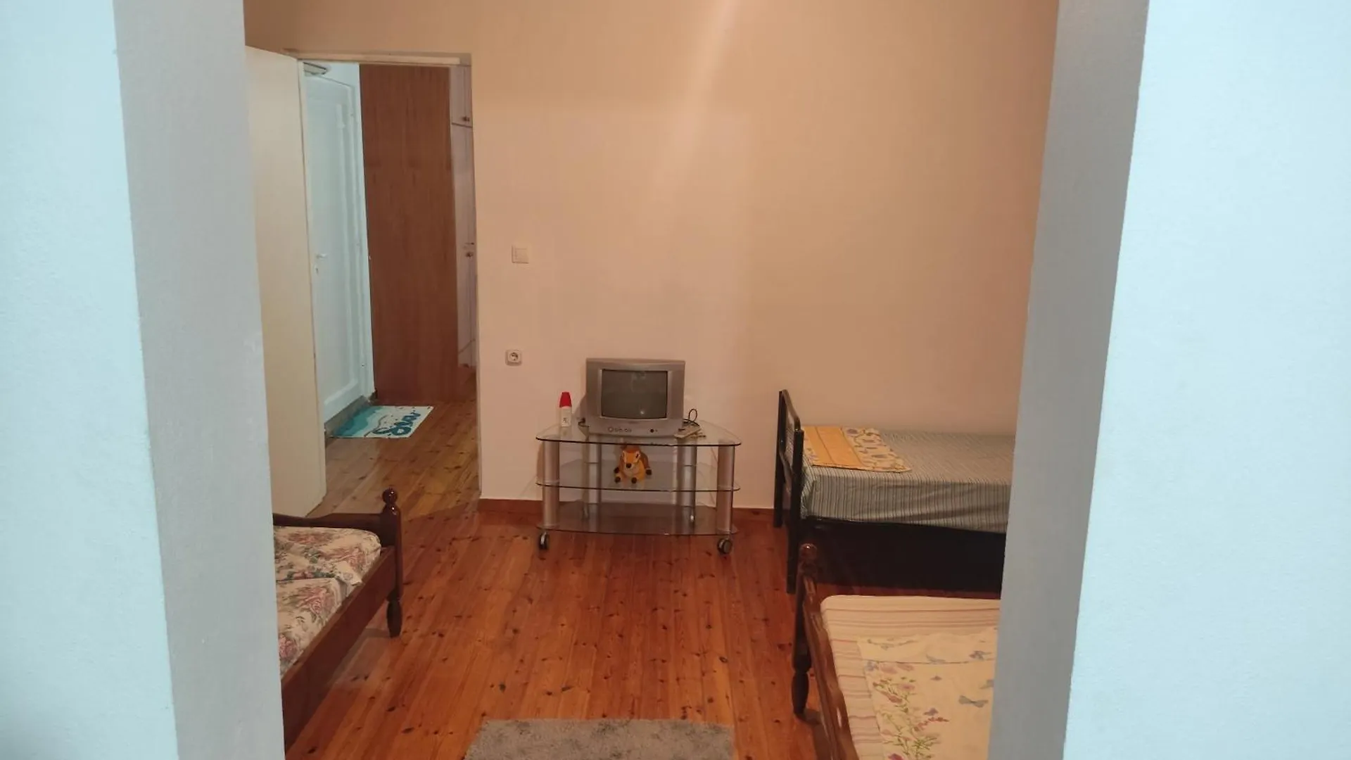 Relaxhouse Villa Himarë 0*,
